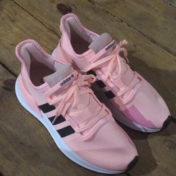 adidas Shoes - 🦋SOLD 🦋adidas shoes